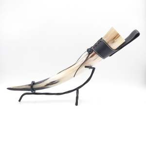 Cuerno para beber vikingo exclusivo con soporte de hierro Estilo lujoso para un regalo de vacaciones memorable - Product Image 2