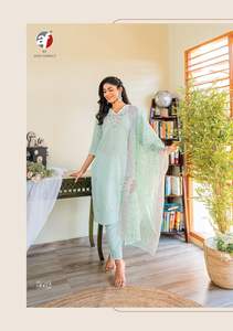 Último diseñador Faux Georgette Chinon bordado secuencia trabajo a mano Kurti Set por Fab Zone ropa india y paquistaní - Product Image 4