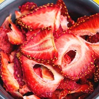 Super Heerlijke Handgemaakte Biologische Gedroogde Aardbeien Natuurlijk Fruit Smaak Vacuüm Pack Medium/Groot Formaat Fabriek Direct Premium