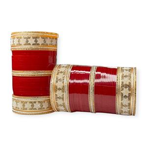 Conjunto de Brazaletes de Novia Rojos Hechos a Mano con Perlas, Chapados en Oro, Brazaletes de Boda Modernos, Joyería de Imitación Premium a Precio de Mayoreo - Product Image 1