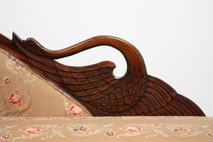 เก้าอี้นวมแบบคลาสสิกทำจากไม้มะฮอกกานีแข็งพร้อมผ้าหุ้มเบาะและโฟมสำหรับใช้ในร่ม - Product Image 2