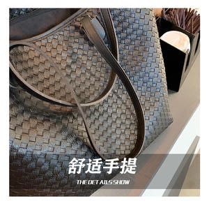 Sac fourre-tout tissé élégant et spacieux pour femme, avec poignées confortables pour le travail, les voyages et le shopping. - Product Image 6