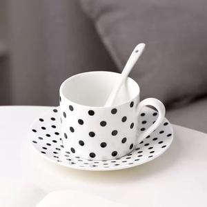 Juego de Taza y Platillo de Porcelana Estilo Hepburn Blanco y Negro, con Asa, Capacidad de 200 ml, Incluye Cuchara, Apto para Lavavajillas y Microondas - Product Image 3