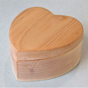 Boîte en bois en forme de coeur Vente chaude Cadeaux et artisanat Boîtes en bois Panneaux muraux fabriqués en Inde - Product Image 1