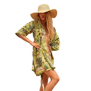 Robe de chambre pour femme 100 % soie satinée à col en V et manches courtes avec fermeture éclair, séchage rapide et respirante, idéale pour la plage et la nuit - Product Image 1