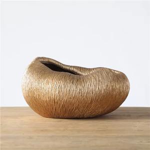 แจกันโลหะสีทองสุดพิเศษทันสมัยดีไซน์ทันสมัยสำหรับตกแต่งโต๊ะในห้องนอนของตกแต่งข้างและโอกาสพิเศษขายส่งจากอินเดีย - Product Image 2