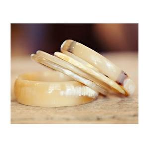 กำไลข้อมือทำมือจากเขาควายโบราณคุณภาพส่งออก เครื่องประดับแฟชั่นสำหรับผู้หญิงจากอินเดีย โดย Almost Craft - Product Image 1