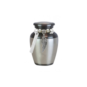 Urna Funeraria de Metal Plateado con Adorno de Alas de Ángel y Perlas para Guardar Cenizas de Adultos - Product Image 1