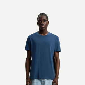 เสื้อยืดผู้ชายคุณภาพสูง ฮิปฮอป คอกลม แขนเสื้อแบบดรอปโชว์เดอร์ สตรีทแวร์ ผ้าคอตตอน 100% ทรงโอเวอร์ไซส์ แบบเรียบง่าย รับผลิตแบบ OEM - Product Image 4