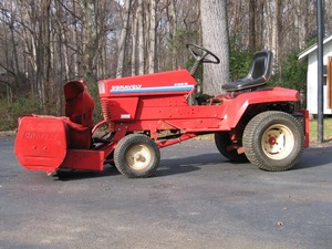 Tractor cortacésped Gravely 8163-G rojo 2WD, fácil de operar - Product Image 6