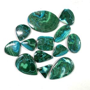 Vente en gros de pierres précieuses naturelles de qualité supérieure, chrysocolle et malachite, cabochons verts de toutes formes et tailles, colliers IGI - Product Image 1