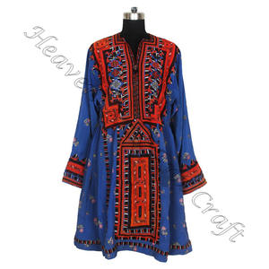 Vintage noir afghan Balochi robe à la main afghani/irani/balochi/pakistani/indien BDR076 femmes portent le meilleur design robe Vintage - Product Image 1