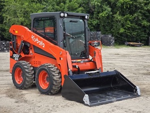 Minicargadora Kubota SSV65, Cargadora de Ruedas Diésel de Alto Momento de Carga, Equipo de Construcción Compacto con Cucharón - Product Image 1