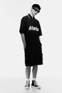 กางเกงขาสั้นผ้ายีนส์ทรงหลวมสำหรับผู้ชายผ้าคอตตอนสีดำแบบปรับแต่งได้สำหรับผู้ชาย - Product Image 4