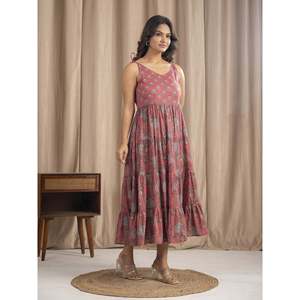 Vestido largo de algodón Mulmul color carmesí, estampado a mano, estilo bohemio-elegante, con cintura baja y tirantes ajustables, transpirable, talla única. - Product Image 6