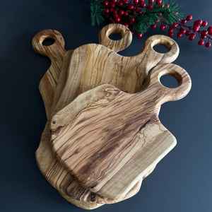 Bloque de cortar rectangular con borde vivo | Madera de olivo sostenible duradera con mango Apto para lavavajillas - Product Image 5