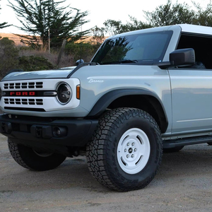 Bronco Heritage Edition 2023, boîte manuelle 7 vitesses, EcoBoost 4 cylindres, gris cactus, non modifié - Product Image 1