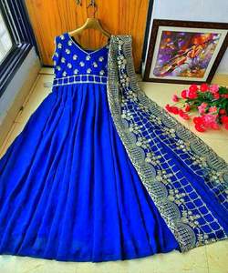 Robe de soirée Salwar Suit en viscose brodée lourde Alphanumero, vêtement de fête, vente en gros - Product Image 2