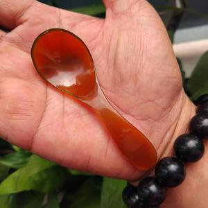 Cuillère en corne de buffle naturelle, fabriquée à la main et polie, parfaite pour servir des épices, des condiments ou pour une utilisation décorative sur la table, de haute qualité - Product Image 2