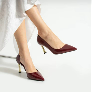 Zapatos de Tacón de Aguja Rojos Clásicos para Mujer, Punta Puntiaguda, Decoración de Diamantes de Imitación, 9 CM, para Tallas 36-40, Hechos en Turquía - Product Image 1