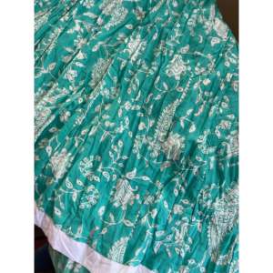 กระโปรง Fresh Tropics ผ้าชีฟองระบายอากาศดี ทรงเอไลน์ ปักลาย ปลายบาน ความยาวปานกลาง ทรงตรง ไซส์ XS ผ้าคอตตอนถัก - Product Image 3