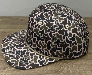 Casquette Snapback imprimée camouflage personnalisée Casquette à bord plat durable avec corde Accessoire vintage Casquettes camouflage style hip hop OEM du Vietnam - Product Image 3