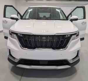 Minivan Kia Carnival EX FWD 2024 de Lujo, para Pasajeros, Transmisión Automática de 8 Velocidades, Gasolina - Product Image 1