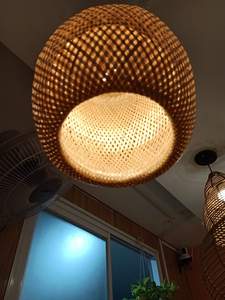 Lampe suspendue ronde en osier de bambou avec couvercles de lumière pour salles à manger salons artisanat rustique abat-jour - Product Image 5