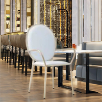 Chaise de salle à manger en cuir de style nordique moderne et luxueuse avec pieds en acier inoxydable, pliable, écologique, pour utilisation en restaurant