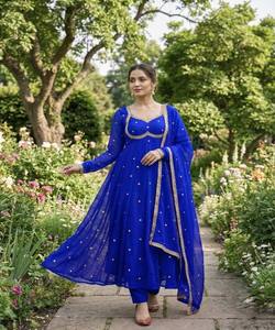 Kurta en coton satiné Fendi de créateur, broderie de sequins, pantalon et dupatta, tenue de mariage, luxe, en stock, prix de gros, ethnique - Product Image 2