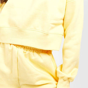 Pantalones cortos de mujer hechos a medida, pantalones cortos transpirables de corte cuadrado con logotipo serigrafiado personalizado con bolsillos laterales, pantalones cortos de streatwear para mujer - Product Image 5