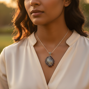 Pendentif en or pour femme avec grenat, marcasite, rubis, améthyste, émeraude, topaze, cristal, bijou charmant, cadeau - Product Image 2