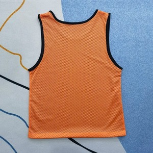 Ropa de baloncesto Mejor precio Uniforme de baloncesto transpirable Diseño profesional Conjuntos impresos en buen material - Product Image 6