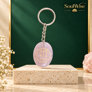 Pendentif porte-clés ovale en pierre précieuse rose naturelle, sculpté, gravé et imprimé, cadeau d'affaires - Product Image 5