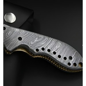 Excelente cuchillo plegable hecho a medida, cuchillo de bolsillo de acero de Damasco hecho a mano, cuchillo de utilidad para uso industrial - Product Image 2