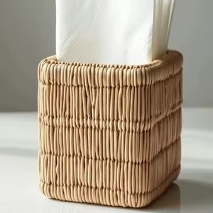 Boîte à mouchoirs en rotin tissé naturel offrant à la fois une utilité fonctionnelle et une beauté décorative dans n'importe quelle pièce - Product Image 3