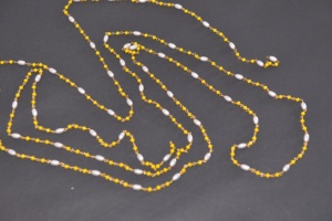 <b>Best</b> Quality Gold Plated Rice Pearl & Yellow 3-4 mm Glass Beads Rondelle Rosary Chain, Wire Beaded Chain for Jewelry Making - Product Image 2