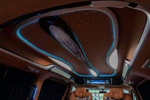 GranAce 2024 Usada, Camioneta de Pasajeros de Lujo, Motor a Gasolina, Volante a la Izquierda, Transmisión Automática, Emisión Euro IV, Color Oscuro, R17, Panorámica - Product Image 6