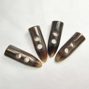 กระดุมเปิดปิดหนังวินเทจสำหรับเสื้อโค้ทและแจ็กเก็ตยาวมีเขาควาย - Product Image 1