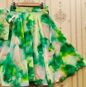 Ensemble Lehenga Choli pour enfants à imprimé abstrait vert, dupatta léger, moderne, pour les fêtes, les occasions spéciales, les mariages, Diwali - Product Image 4