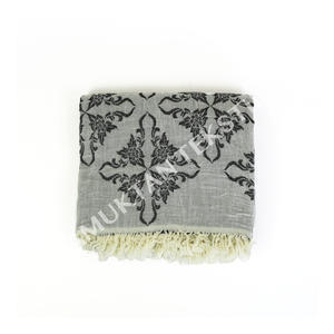 Serviette Peshtemal Turque en Jacquard de Qualité Supérieure 100% Coton XL Serviette de Plage Turque Serviette de Hammam Fabriquée en Turquie - Product Image 2