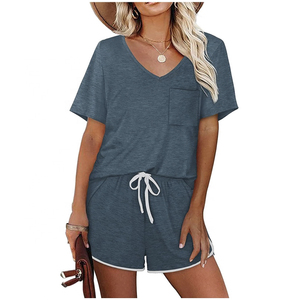 Ensemble de t-shirts et de shorts pour femmes de haute qualité Logo personnalisé Motif solide au-dessus de la longueur du genou Vente en ligne - Product Image 4