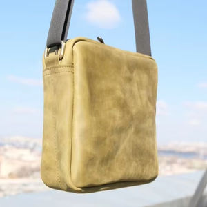 Wholesale Classic Fashion Cross Body <b>Bag</b> Vintage Leather <b>Messenger</b> <b>Men</b> Sling <b>Bag</b> Genuine Leather Casual <b>Messenger</b> <b>Bags</b> - Product Image 1