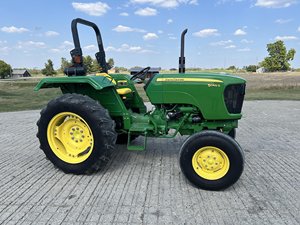 5045E John Deere Tractor de ruedas para motor 50 HP disponible para comprar hoy con ofertas al por mayor - Product Image 6