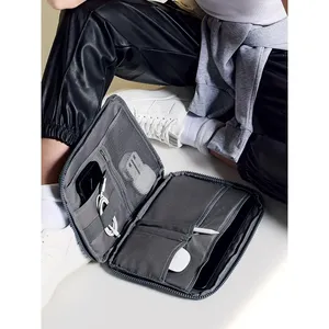 Organisateur de technologie essentiel personnalisé pour la gestion des câbles et des accessoires de gadgets - Product Image 4
