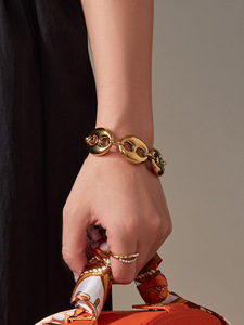 قلادة مطلية بالذهب على شكل حبة قهوة مع سوار مطابق، هدية مخصصة لعشاق القهوة - Product Image 5