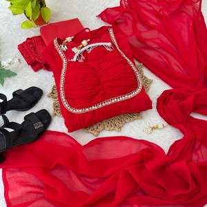 Conjunto de Vestido de Fiesta VASTRA COTTAGE en Falsa Georgette con Pantalón con Bordado de Lentejuelas y Zari, Mangas Bordadas con Moti y Encaje, y Dupatta - Product Image 3