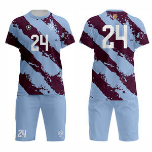 Ventes en gros de maillots de football en polyester 100% bon marché, kits de sublimation, uniformes de football personnalisés pour hommes, ensembles de vêtements de football avec logo - Product Image 2