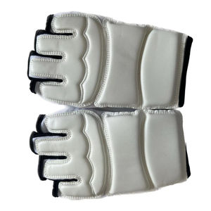Maximiser l'usure professionnel 100% cuir de haute qualité demi-doigt Taekwondo gants Art martial entraînement sport garde-main - Product Image 3