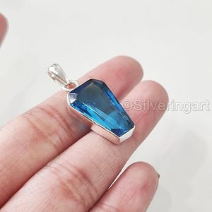 จี้เพชรพลอยบลูโทแพซธรรมชาติสำหรับผู้หญิง หินประจำเดือนธันวาคม เหมาะสำหรับงานแต่งงาน วันวาเลนไทน์ เครื่องประดับทำมือ เงินแท้ 925 - Product Image 2